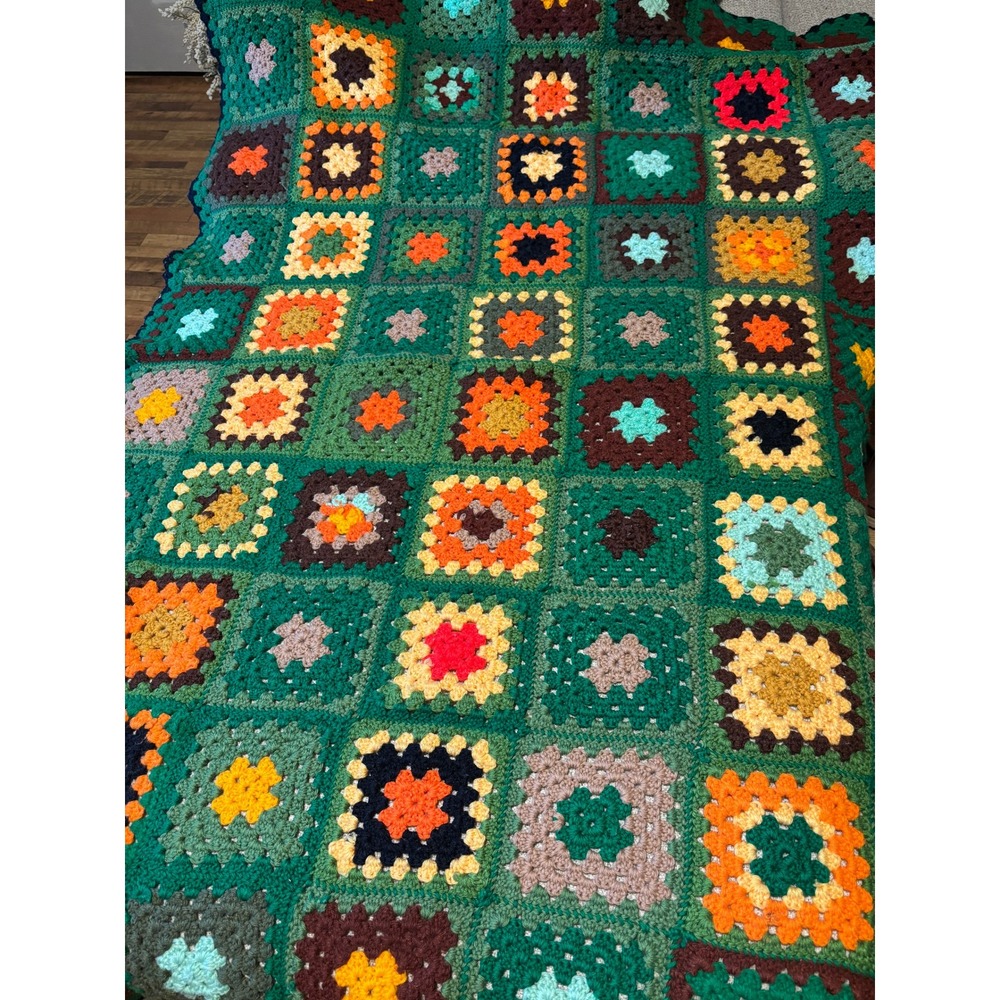 VTG‎ Handmade Granny Square Crochet Throw Blanket Green Retro Cottagecore 58x44